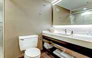 Toilet Kamar 7 Marriott Tulsa Hotel Southern Hills