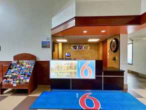 Lobi 4 Motel 6 Levittown, PA - Bensalem