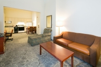 Common Space Hawthorn Suites by Wyndham Sacramento