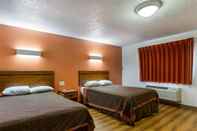 Bedroom Motel 6 Clovis, NM
