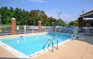 Swimming Pool 3 Comfort Inn & Suites