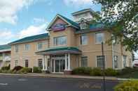 ภายนอกอาคาร Howard Johnson Hotel by Wyndham Toms River