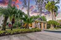 Exterior La Quinta Inn & Suites by Wyndham Coral Springs South