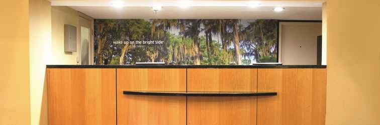 Lobby La Quinta Inn & Suites by Wyndham Coral Springs South