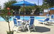 Swimming Pool 6 Quality Inn Riverfront