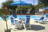 Swimming Pool Quality Inn Riverfront