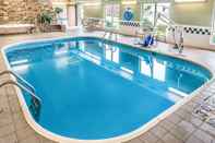 Swimming Pool Quality Inn & Suites