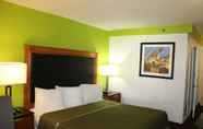 Kamar Tidur 6 Rodeway Inn Roanoke Airport