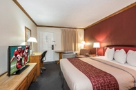 Kamar Tidur Red Roof Inn Uhrichsville