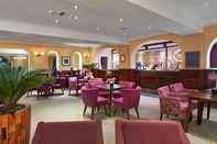 Bar, Kafe dan Lounge Hilton Cobham