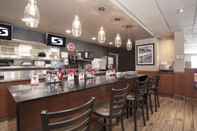 Bar, Kafe, dan Lounge Sandman Hotel Cranbrook