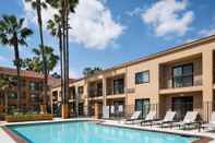 Swimming Pool Courtyard by Marriott LA Hacienda Heights/Orange County