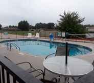 Swimming Pool 4 Quality Inn Siloam Springs West