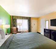 Bedroom 2 Quality Inn Siloam Springs West