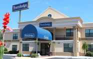 Bangunan 2 Travelodge by Wyndham Perry GA