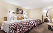 ห้องนอน 3 Red Roof Inn Cleveland Airport-Middleburg Heights