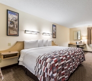 Bilik Tidur 5 Red Roof Inn Cleveland Airport-Middleburg Heights