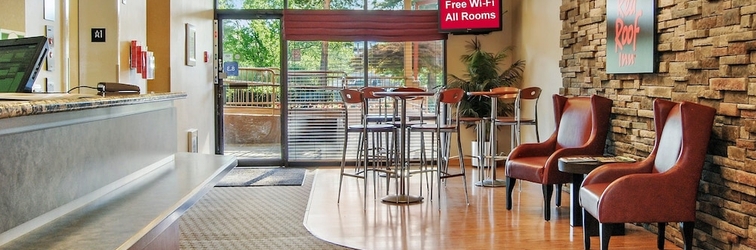 Lobby Red Roof Inn Cleveland Airport-Middleburg Heights