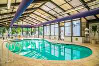 Swimming Pool Madison Hotel