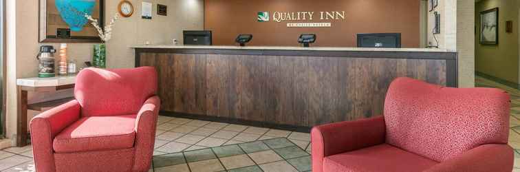 Lobby Quality Inn