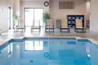 Swimming Pool Delta Hotels by Marriott Detroit Novi