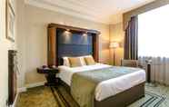 Kamar Tidur 4 The Queens Hotel