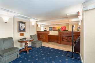 Lobby 4 Red Lion Hotel Rosslyn Iwo Jima