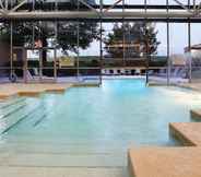 Hồ bơi 7 Holiday Inn Knoxville-West, I-40 & I-75, an IHG Hotel