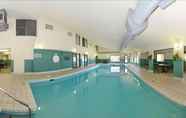 Swimming Pool 5 Days Inn by Wyndham Bismarck