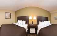 Bedroom 4 Days Inn by Wyndham Bismarck