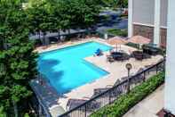 Swimming Pool Hampton Inn Raleigh/Cary