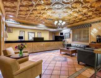 Lobby 2 Days Inn by Wyndham Pensacola - Historic Downtown