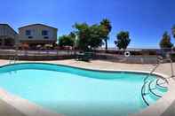 Swimming Pool Econo Lodge Castro Valley I-580