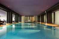 Swimming Pool La Reserve Geneve Hotel and Spa