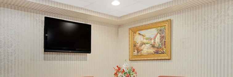 Lobby Travelodge by Wyndham Parsippany