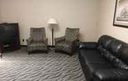 Lobi 5 Days Inn & Suites by Wyndham Rochester Hills MI