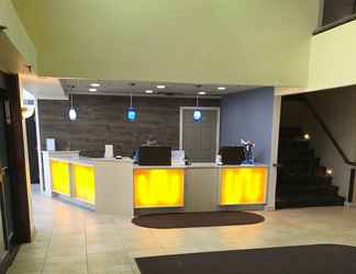 Lobi 2 Days Inn & Suites by Wyndham Rochester Hills MI