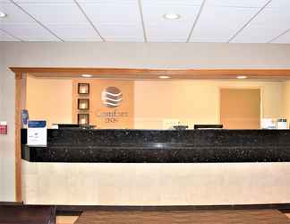 Lobby 2 SureStay Plus by Best Western Reading North