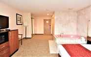 Bedroom 4 SureStay Plus by Best Western Reading North