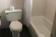 Toilet Kamar Aderi Hotel Bucknell University
