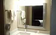 In-room Bathroom 3 Motel 6 Burlington, NC