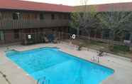 Swimming Pool 2 Motel 6 Willcox, AZ