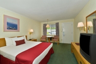 Bedroom Americas Best Value Inn Mackinaw City