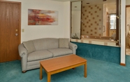 Common Space 6 Americas Best Value Inn Mackinaw City