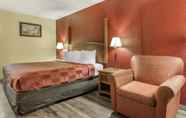 Bedroom 4 Super 8 by Wyndham Perrysburg/Toledo