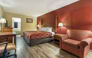 Bedroom 6 Super 8 by Wyndham Perrysburg/Toledo