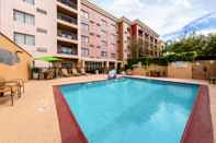 Swimming Pool Courtyard Marriott Laredo