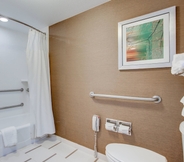 Toilet Kamar 4 Fairfield Inn By Marriott Amesbury