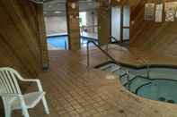 Swimming Pool Ramada by Wyndham Abbotsford