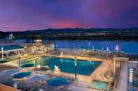 สระว่ายน้ำ The Aquarius Casino Resort, BW Premier Collection
